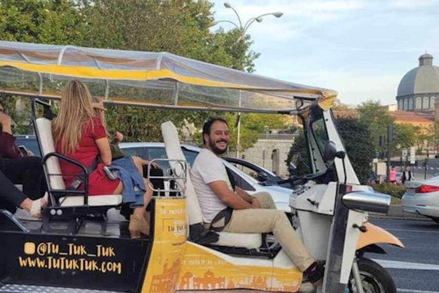 Madrid: 1-Hr Guided Electric Tuk Tuk Tour