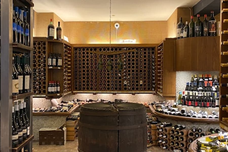 Florence: Wine Tasting + Lunch in the Historical Center, at Wine Tours from Florence