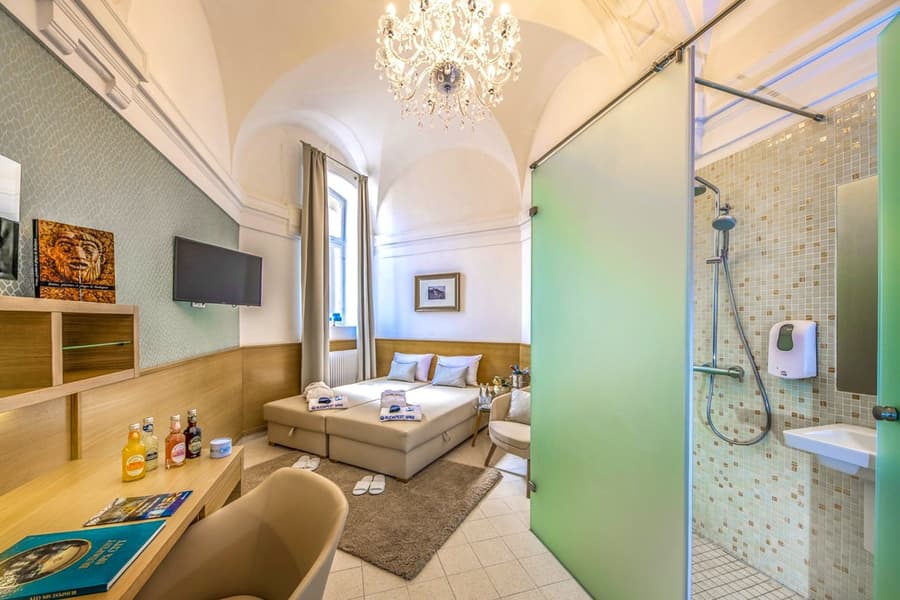 Széchenyi Spa: Fast Track Entry Tickets with Premium Day Spa Access and Private Cabin, Budapest