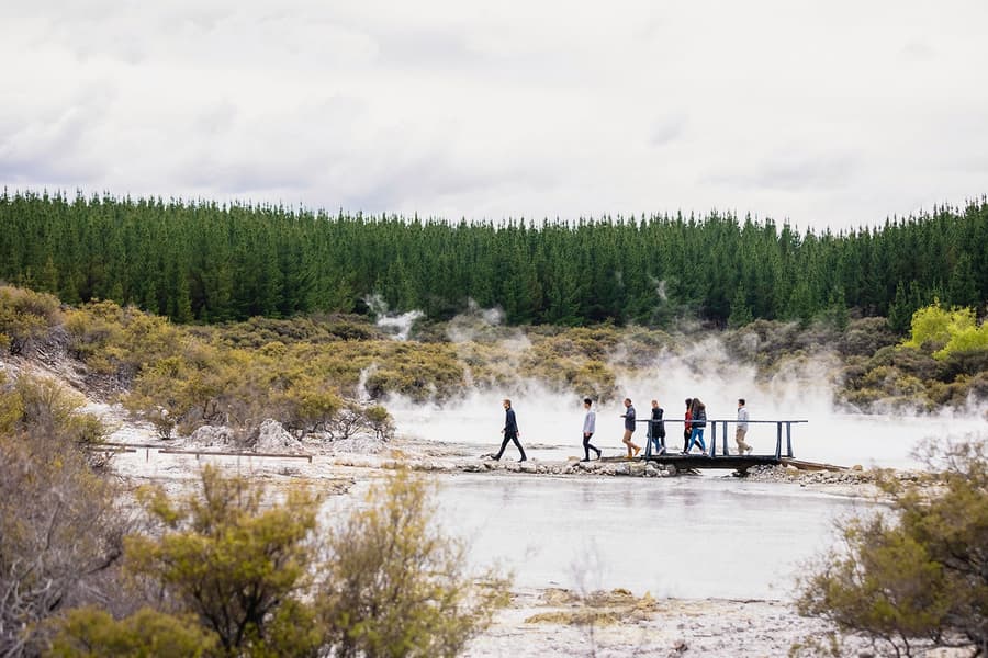 Геотермална разходка в Адската порта, at Hell's Gate Geothermal Reserve and Mud Spa, Rotorua