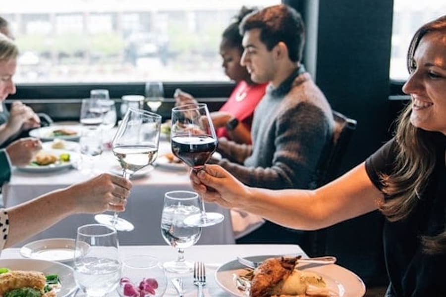 Chicago: Premier Dinner Cruise on Lake Michigan
