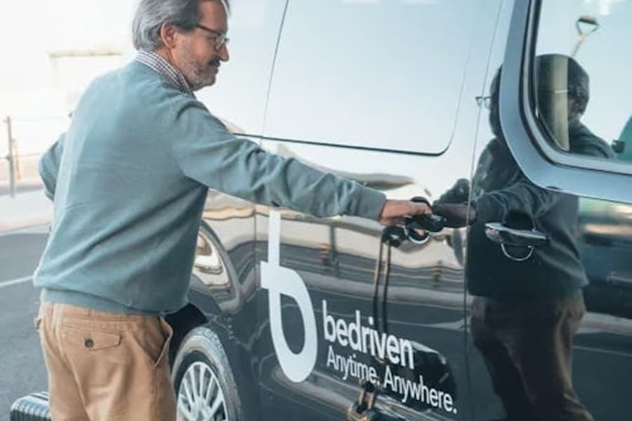 Porto: Private Transfer between Airport and City Center, Maia or Matosinhos tickets