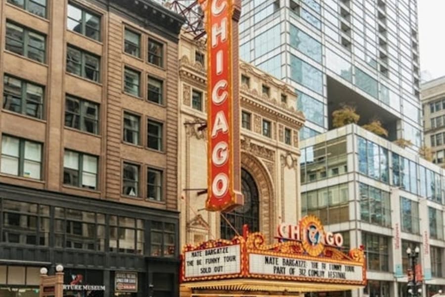 Chicago: Gangsters & Ghosts Guided Walking Tour