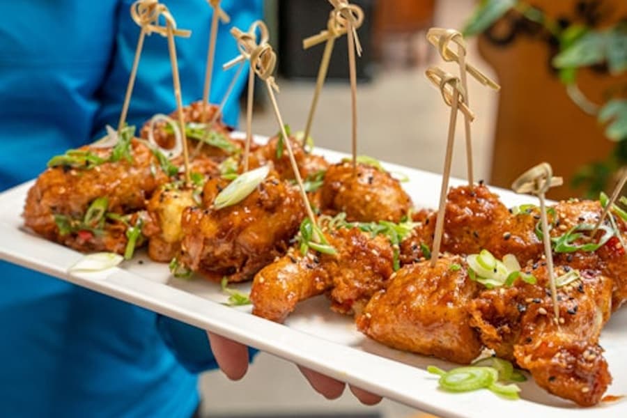 Vancouver: Legendary Gastown Food Tour tickets
