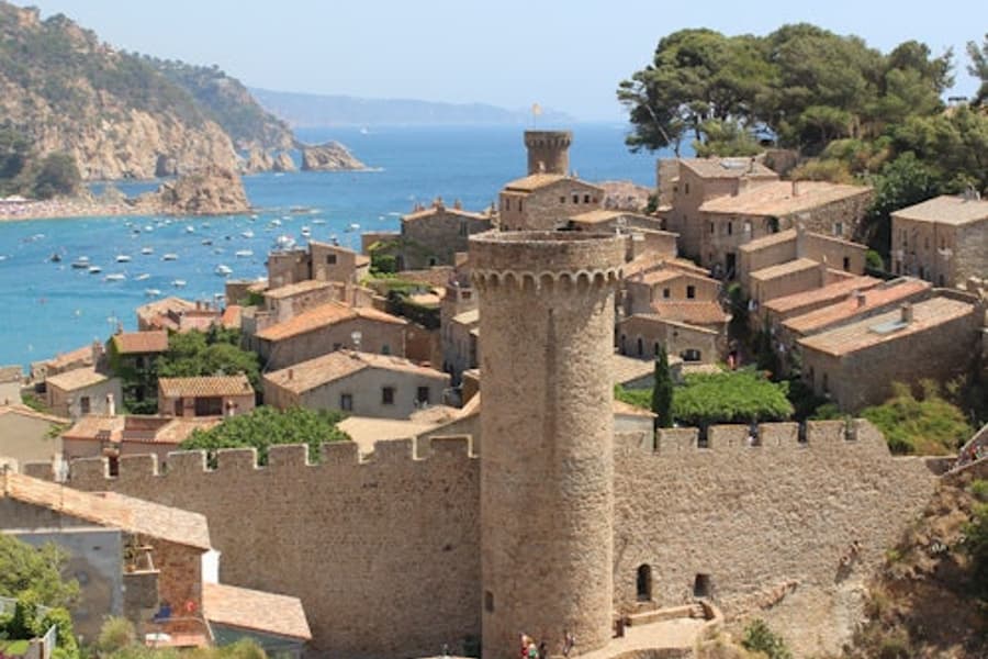 Costa Brava: Excursion including a boat Tour from Lloret de Mar to Tossa de Mar tickets