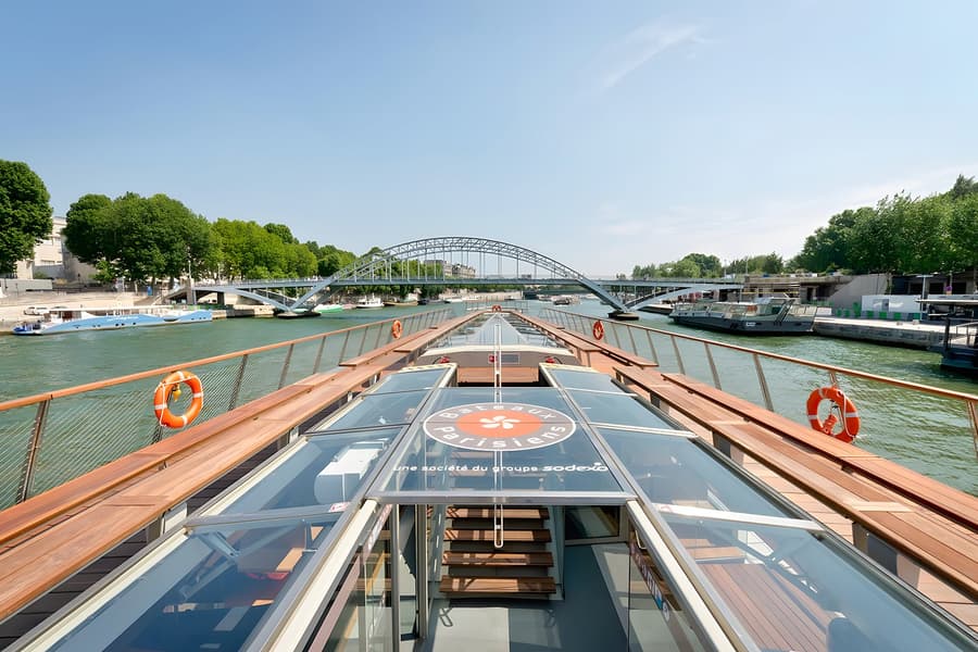 Seine River 1-Hour Sightseeing Cruise from the Eiffel Tower, Paris