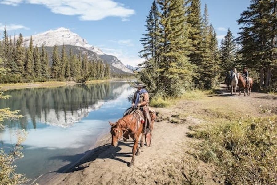 কাউবয় কুকআউট: ব্যান্ফ থেকে ওয়াগন রাইড, Banff