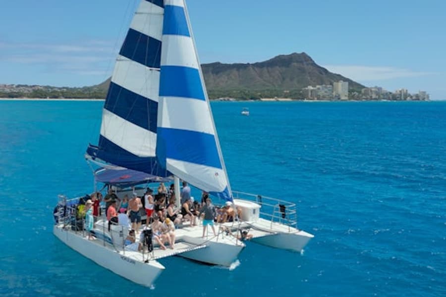 Waikiki: Sailing & Snorkeling Tour tickets