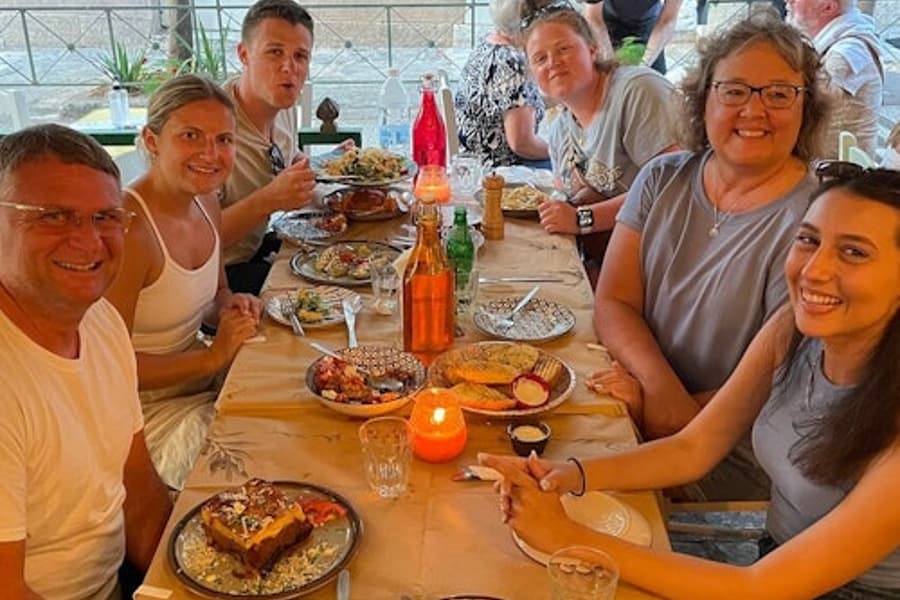 Athens: Small-Group Night Walking Tour + Dinner, at Athens Walking Tours