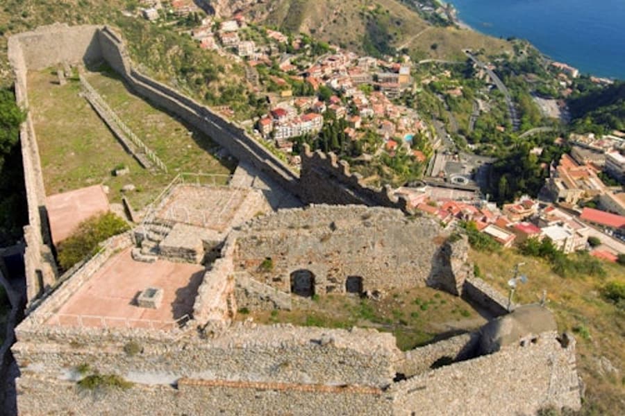 Castello di Taormina: Gå forbi køen-billett + lydguide, at Castello di Taormina, Taormina