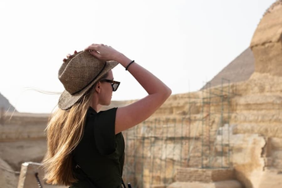 Giza Pyramids, Sphinx, Egyptian Museum & Khan Khalili Bazaar: Female-Guided Tour, Giza
