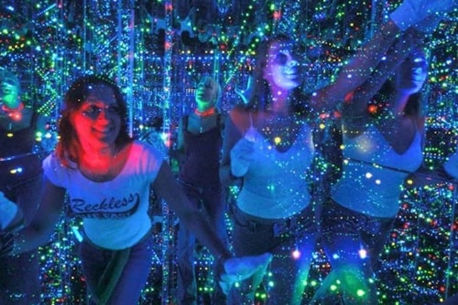 انفینٹی ایٹریکشن گولڈ کوسٹ, at Infinity Attraction, Surfers Paradise