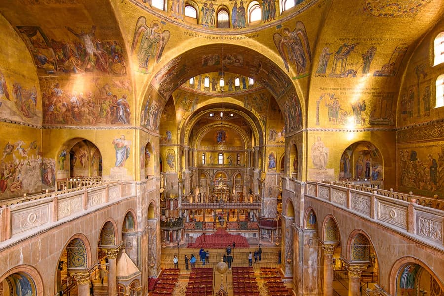 Tour a Pé em Veneza com Visita Guiada à Basílica de São Marcos e ao Palácio Ducal, at Piazza San Marco, Venice