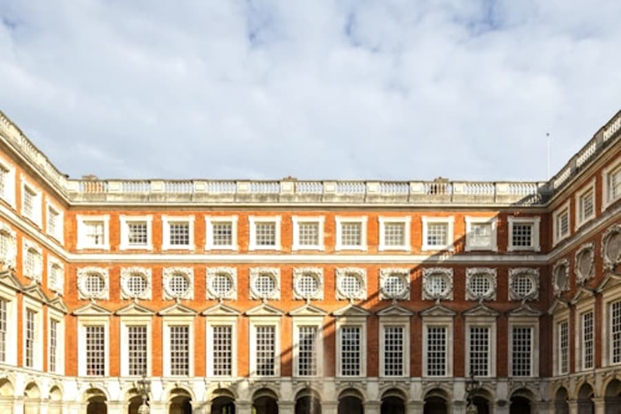 Hampton Court Palace: Entry + Roundtrip Transfer from London, at Day Trips from London