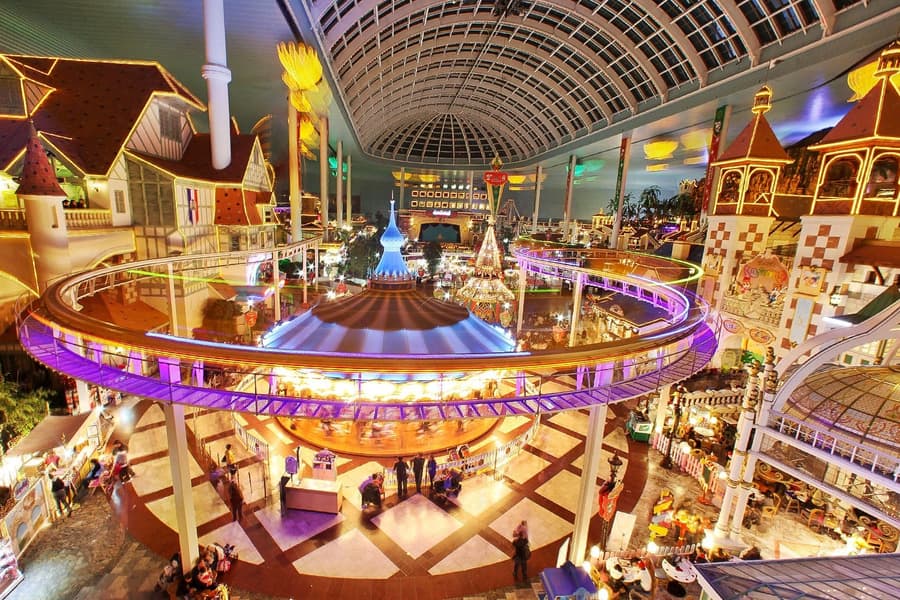 Combo (Save 38%): Lotte World and Aquarium + Seoul Sky Observatory Tickets, Seoul