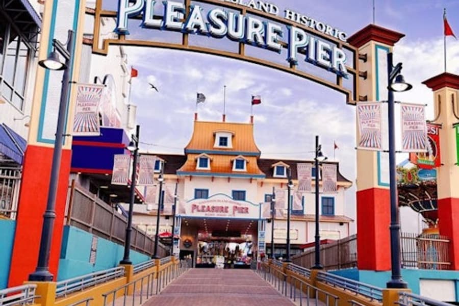 Galveston Island Historic Pleasure Pier: Permis de acces pentru toate atracțiile, valabil toată ziua, at Galveston Island Historic Pleasure Pier, Galveston