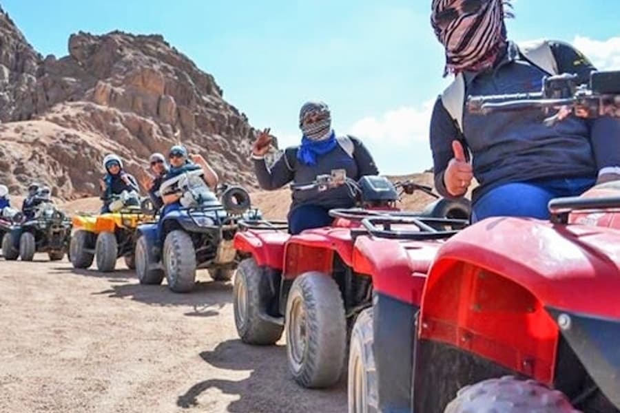 Hurghada: Safari Naik Quad Bike & Naik Unta + Makan Malam BBQ bersama Suku Badui, Hurghada