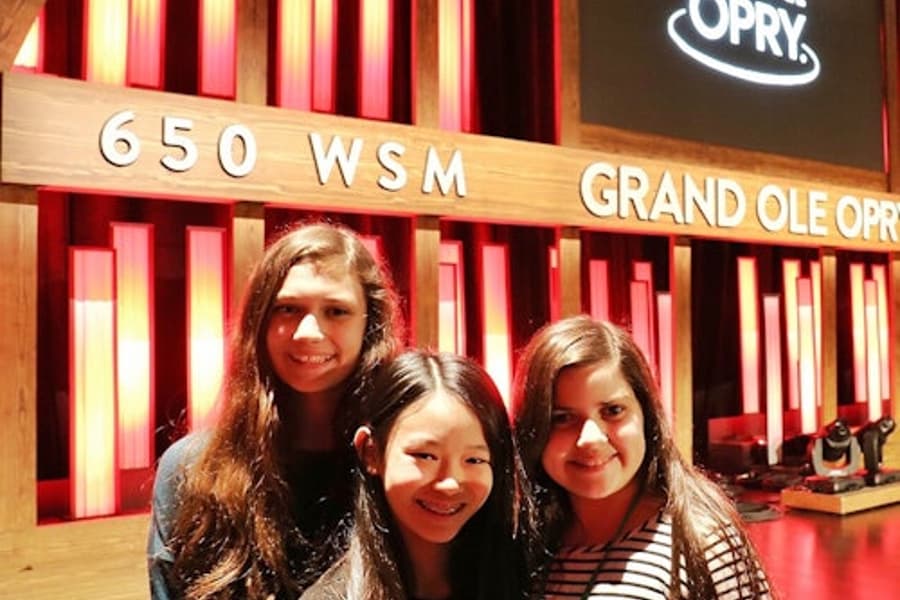 تور پشت‌صحنه گرند اول اوپری, at Grand Ole Opry, Nashville