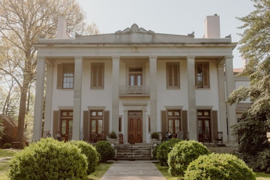 تور عمارت بل مید + چشیدن شراب, at Belle Meade Mansion, Nashville