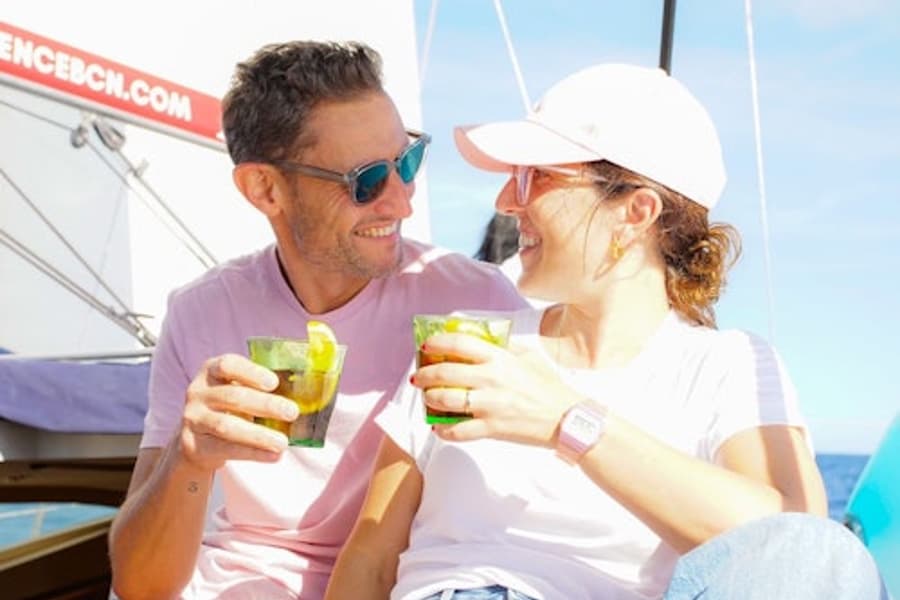 Barcelona: Daytime Sailing with Drinks and Snacks