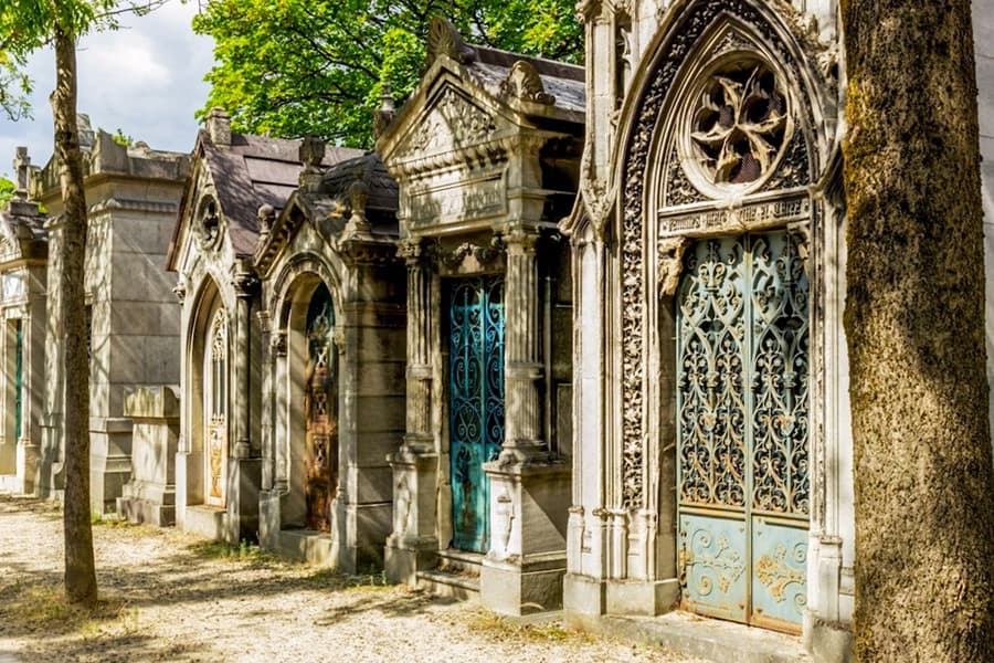 Père Lachaise Cemetery Audio Guide Tour of Famous Graves, at Cimetière du Père-Lachaise