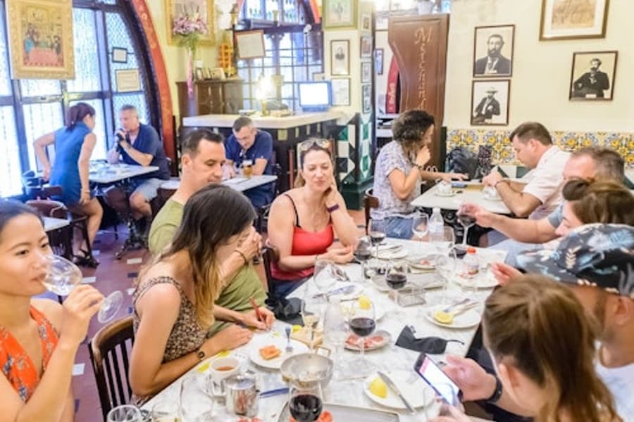 Barcelona: Wine & Tapas Guided e-Bike Tour