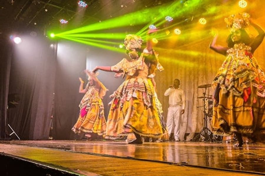 Río de Janeiro: Espectáculo Ginga Tropical - Ritmos Brasileños, at Rio De Janeiro Dance Shows, Rio de Janeiro