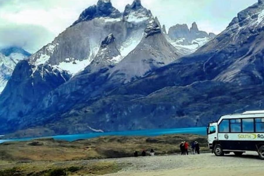 Torres del Paine: Guided Tour + Roundtrip Transfer from El Calafate, El Calafate