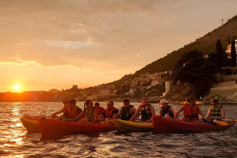 3-Hr Sunset Kayaking Tour of Old Town Walls, Betina Cave Beach & Lokrum Island, Dubrovnik