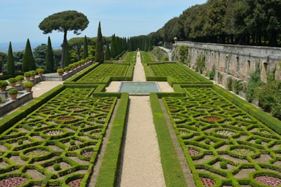 Pontifical Villas of Castel Gandolfo Gardens: Eco Minibus Tour, Castel Gandolfo