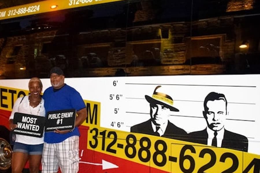 Chicago Night Crimes Bus Tour: Criminals, Mobsters and Gangsters
