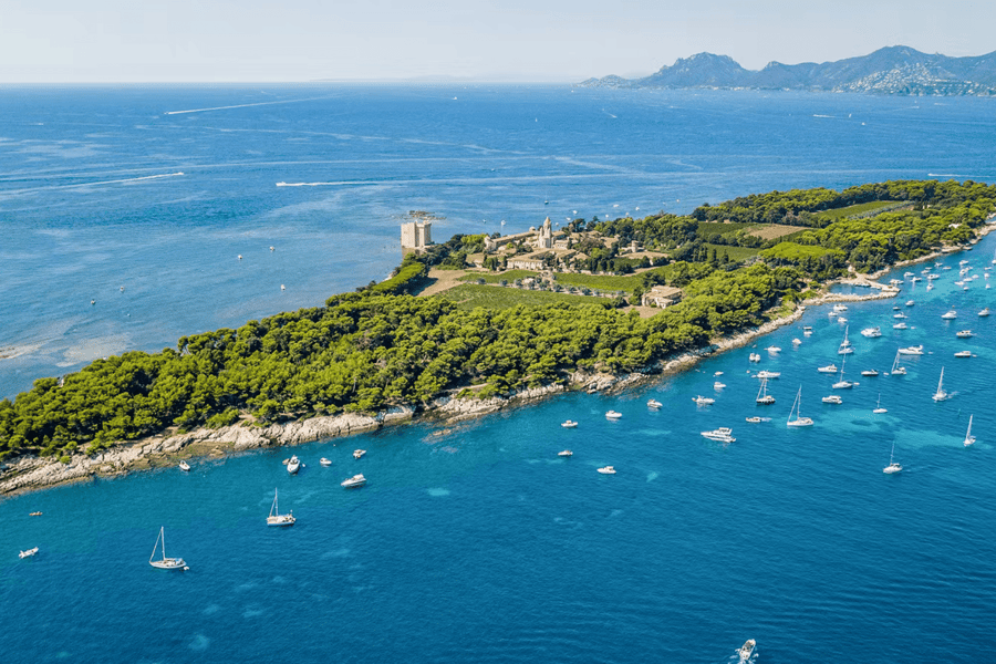 Zpáteční jízdenka na trajekt z Cannes na ostrov Sainte-Marguerite, at Horizon – Shipping Company, Monaco and French Riviera