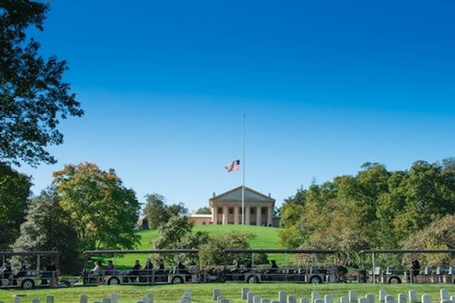 Arlington National Cemetery: Hop-on Hop-off Trolley Tour, Arlington