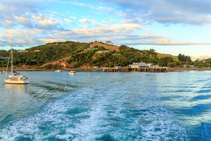 Frá Auckland: Ferðamiðar fram og til baka til Waiheke-eyju, at Downtown Ferry Terminal Pier 13, Auckland