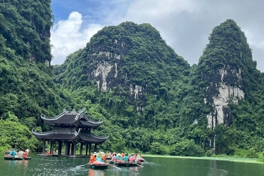 Tam Coc/Trang An, Hoa Lu & Mua Cave: Guidet tur fra Hanoi + Bådtur, Hanoi