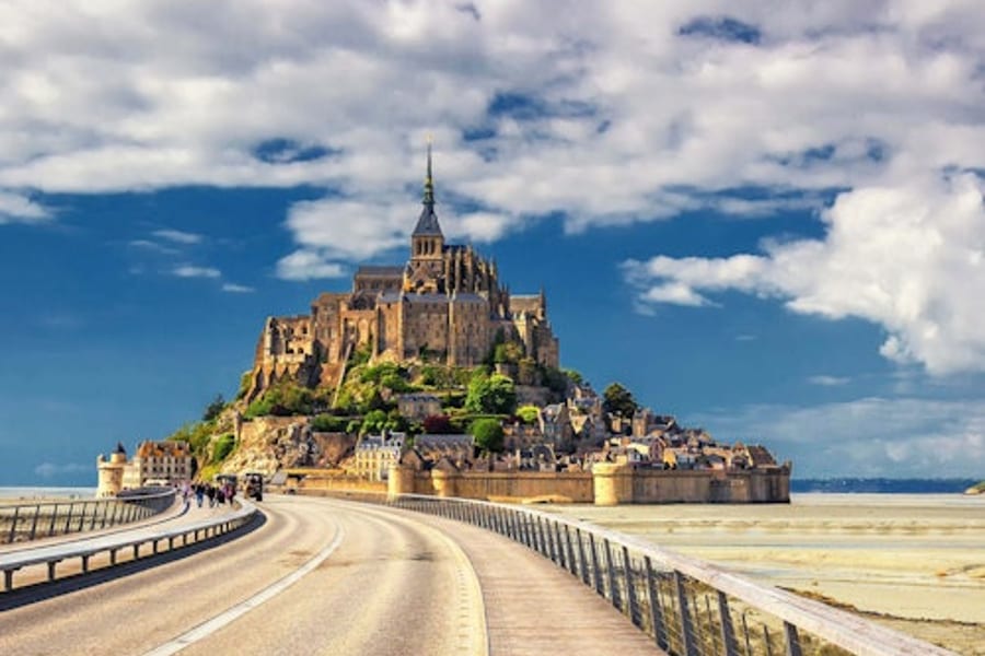 Mont Saint-Michel Island: Audio Guide App by TouringBee, Le Mont Saint Michel