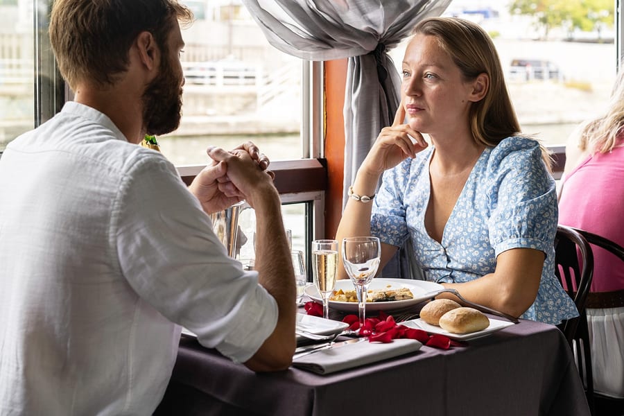 मरीना सीन नदी लंच क्रूज ब्रासरी मेन्यू के साथ, at PARIS SEINE LA MARINA - Port de Solférino, Paris