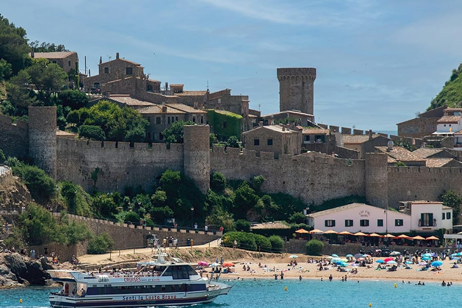Tossa de Mar: Roundtrip Boat from Lloret de Mar, Roses
