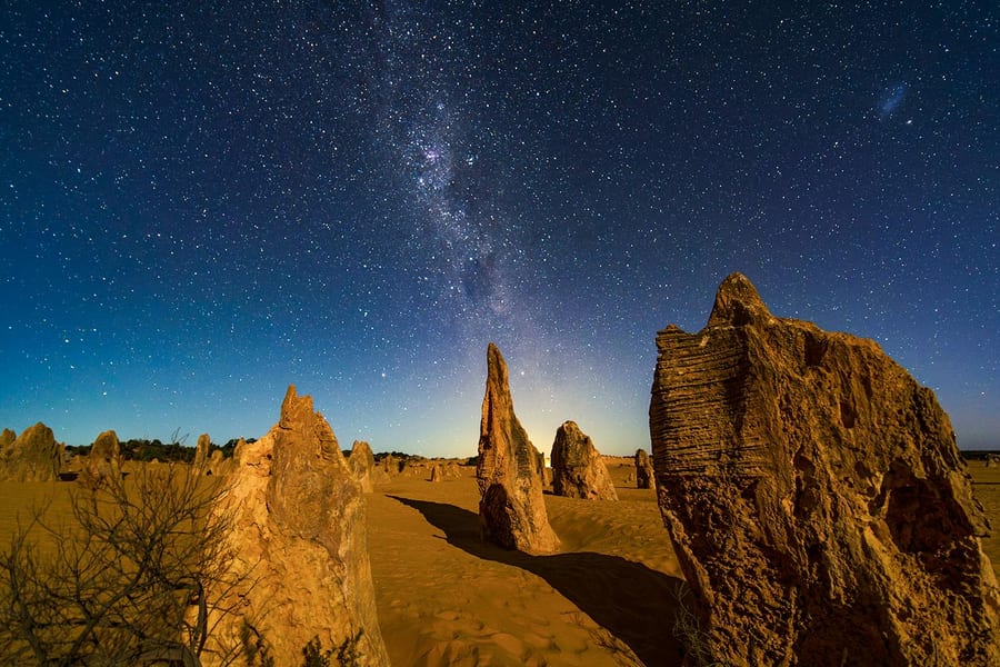 Pinnacles Sunset & Stargazing Tour with Picnic-Style Dinner & Round-Trip Transfers, Perth