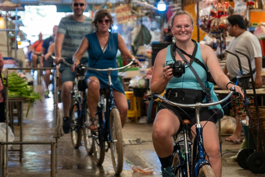 曼谷：导游自行车游+渡轮之旅, at Bangkok Bike Tours, Bangkok