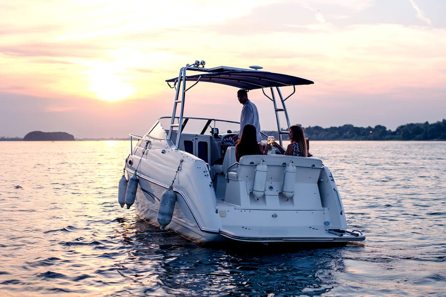 Speedboat Tour of Southern Islands on Yacht with Drink, Singapore