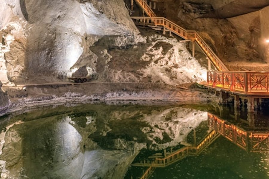 Auschwitz-Birkenau & Wieliczka Salt Mine: Guided Tour + Transport