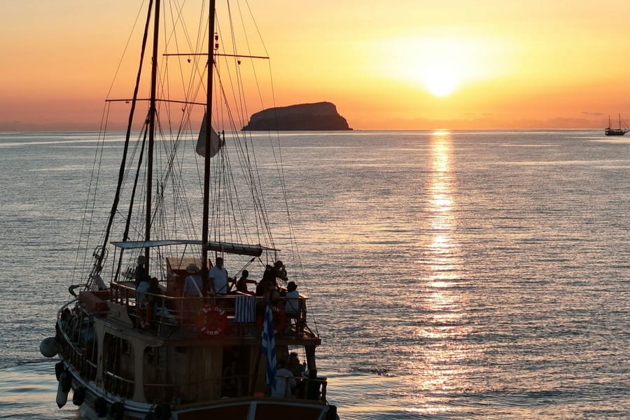 Santorini: Sunset Cruise, Firá
