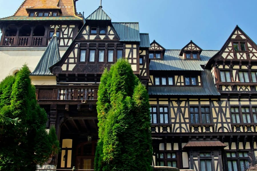 Pelișor Castle: Fast Track Ticket, at Pelișor Castle, Sinaia