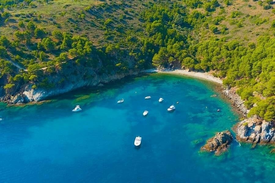 Cala Murtra: Evening Boat Cruise from Roses + Audio Guide, Roses