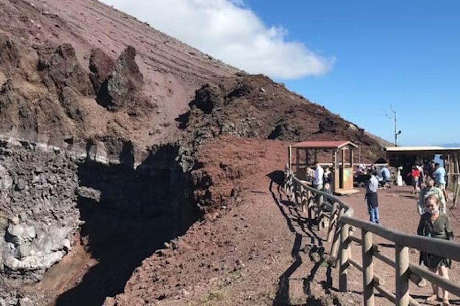 Vesuv: Ticket ohne Anstehen + Audioguide, at Mount Vesuvius, Ercolano