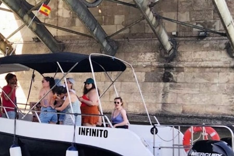 সেভিল: গ্রুপের জন্য ব্যক্তিগত নৌকা ভ্রমণ, at Seville Boat Tours, Seville