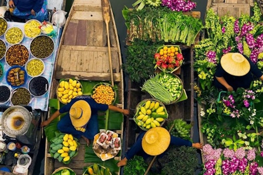 Bangkok: Damnoen Saduak Floating Market Guided Tour + Paddle Boat Ride, at Damnoen Floating Market