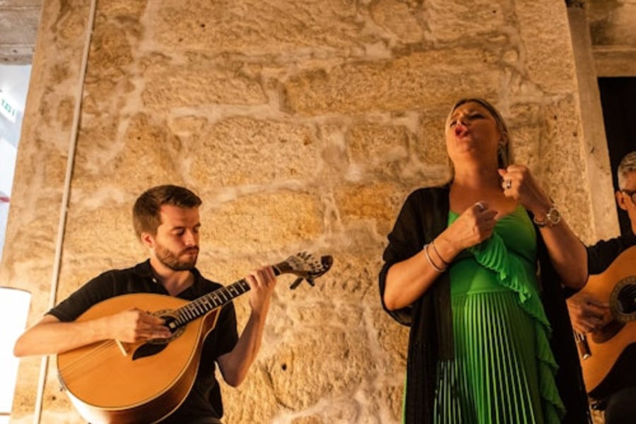 پورٹو: فادو کا گھر - ساؤ جاؤ نوو, at Casa do Fado, Porto
