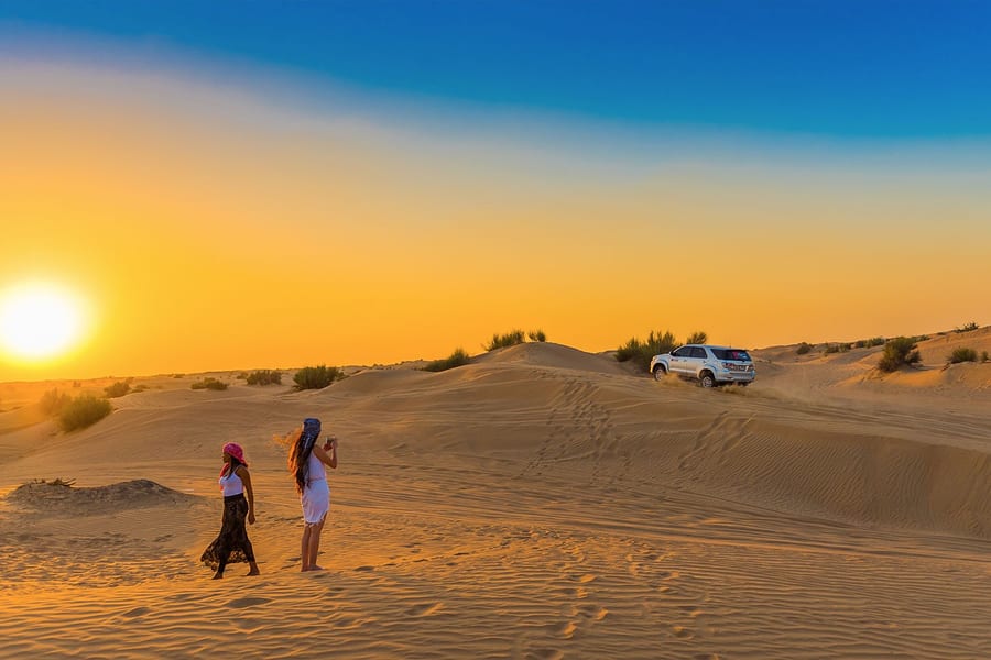 ड्यून बाशिंग और सैंड बोर्डिंग डेजर्ट सफारी दुबई, Dubai